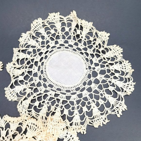 Round Doillies Set of 5 Handmade Cream Vintage Textiles Decor Cr151 - Picture 6 of 7